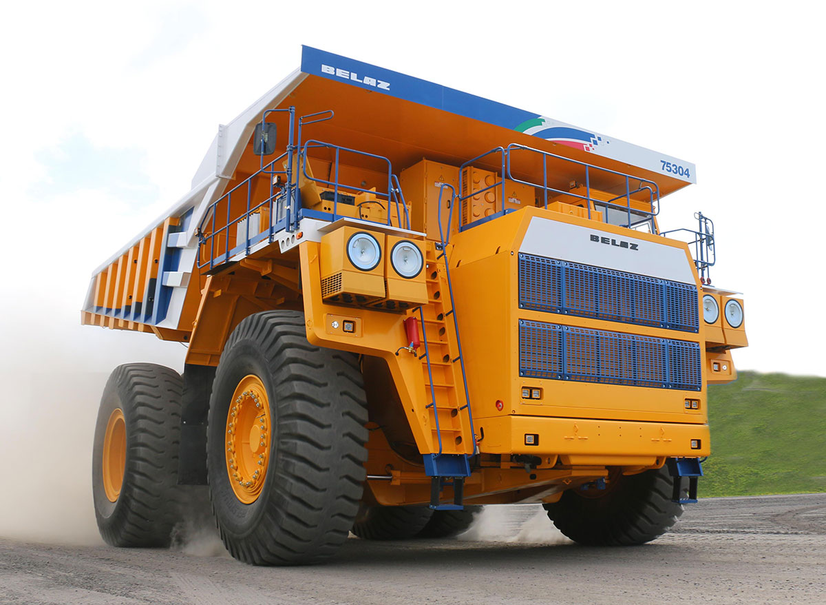 Карьерный самосвал БЕЛАЗ 75501
