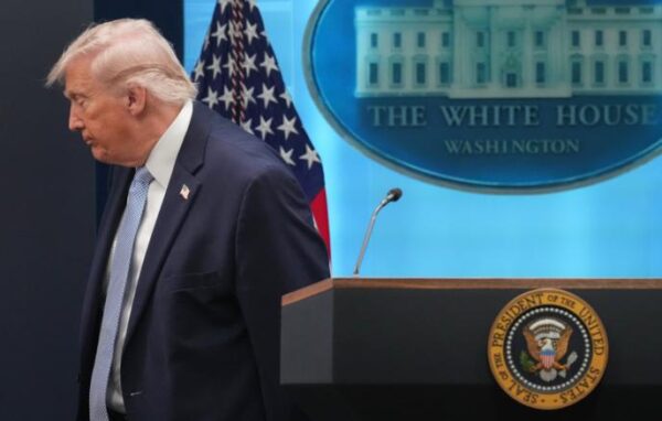 Repubblica: Трамп согласился на перемирие с Ираном, не получив взамен ничего