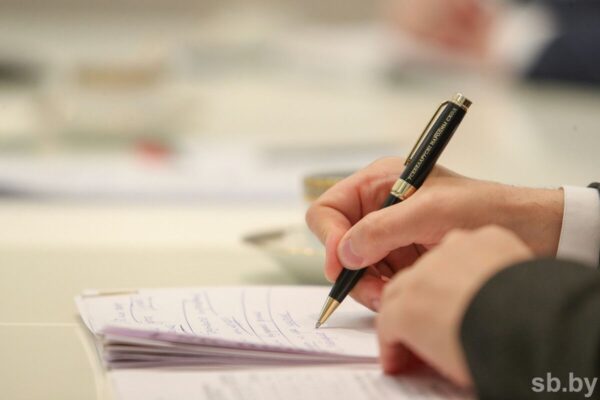 В Беларуси утверждены профстандарты для сфер красоты, ухода за животными и легкой промышленности