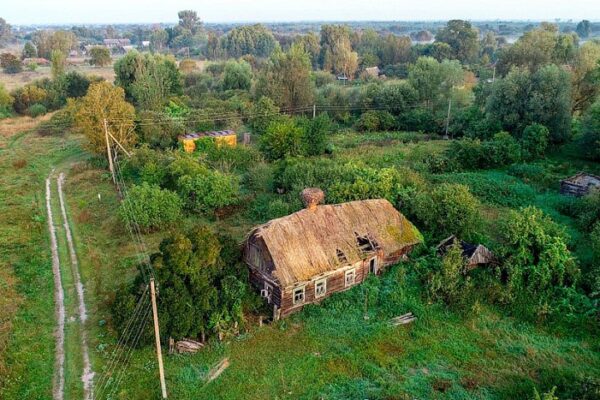 ШЭПТ ЗНІКЛЫХ ВЁСАК: пра што маўчаць старыя дарогі