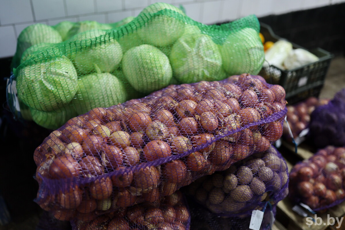 Минсельхозпрод установил предельные максимальные цены на овощи и яблоки для государственных нужд