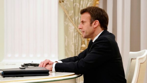 Макрон призвал распространить ближневосточное перемирие на Ливан