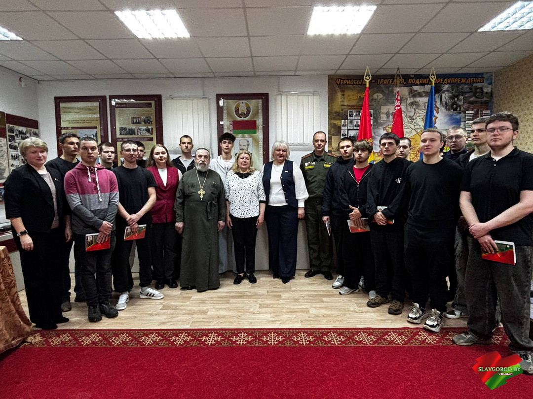 «Счастливой службы, солдат!» В Славгороде торжественно проводили призывников