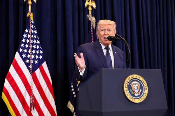 CNN: Трамп недоволен переговорами с Тегераном и изучает варианты возобновления войны с Ираном