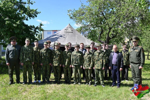 Копать окопы и метко стрелять: на Славгородчине стартовали полевые сборы для десятиклассников