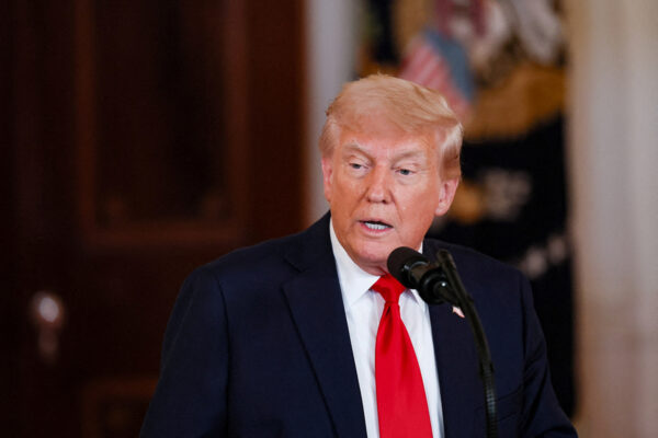 Трамп заявил, что предпочел бы отменить торговое соглашение между Канадой, Мексикой и США