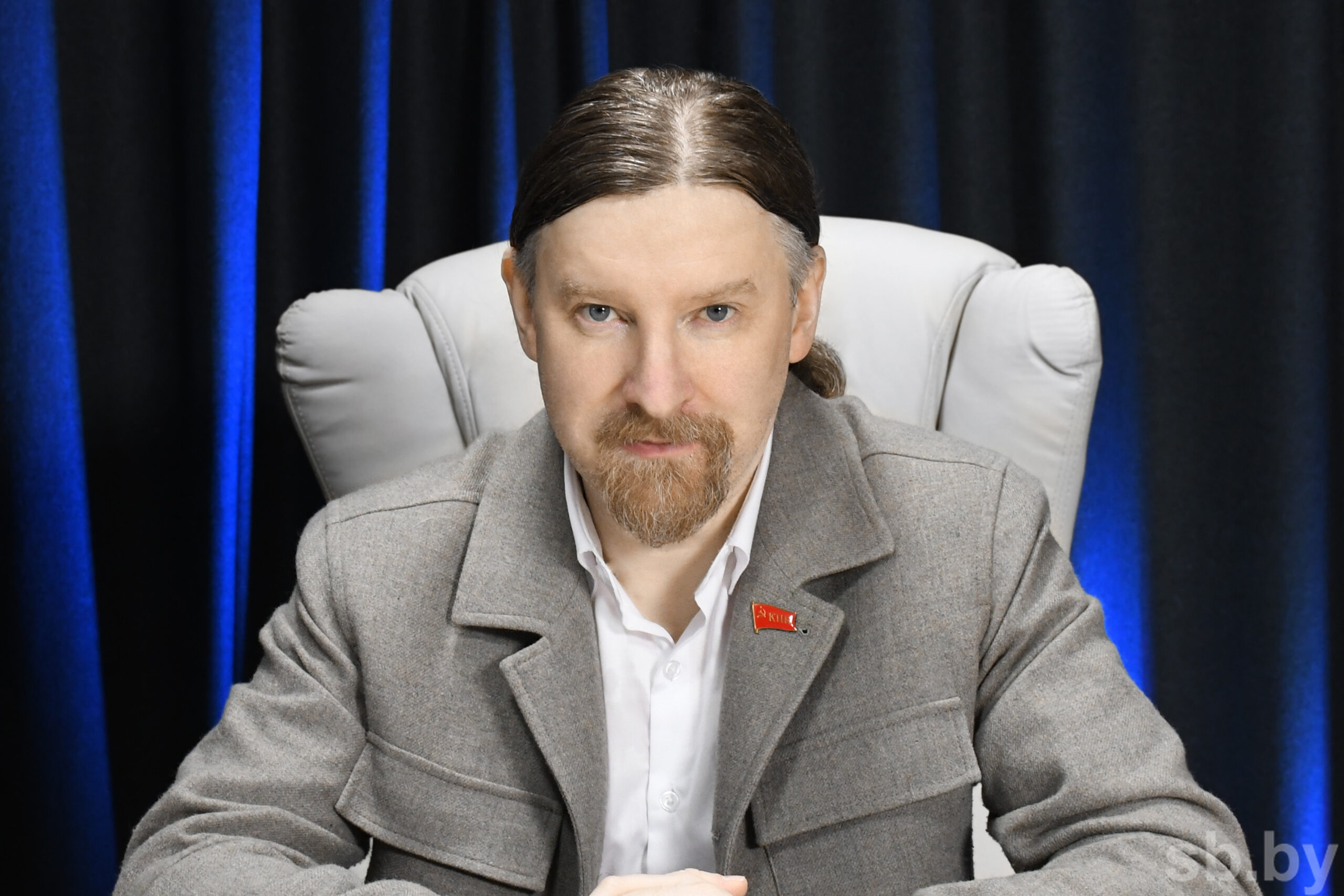 Почему в мире ужесточают запреты на соцсети для детей: Дзермант — о мировом тренде