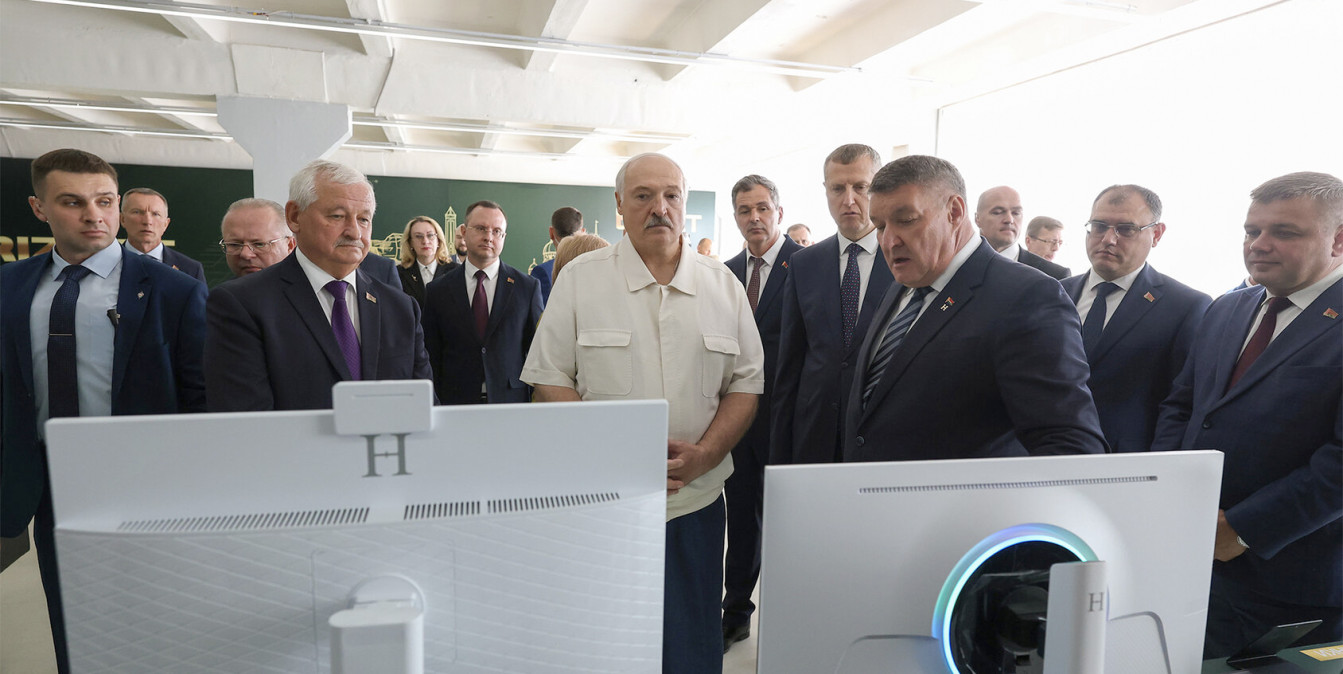Александр Лукашенко на совещании по «Горизонту» сделал акцент на дисциплине и сохранении советского наследия