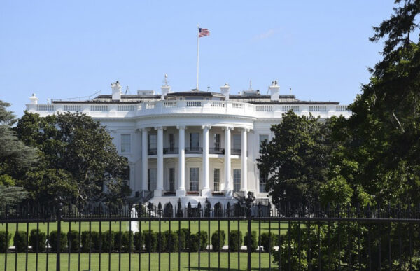 Дональд Трамп потребовал переделать вертолетную площадку у Белого дома – WP