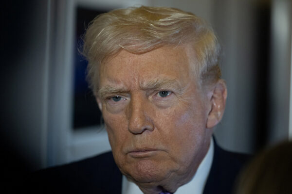 Над гольф-клубом Трампа перехватили несколько самолетов, нарушивших временные полетные ограничения