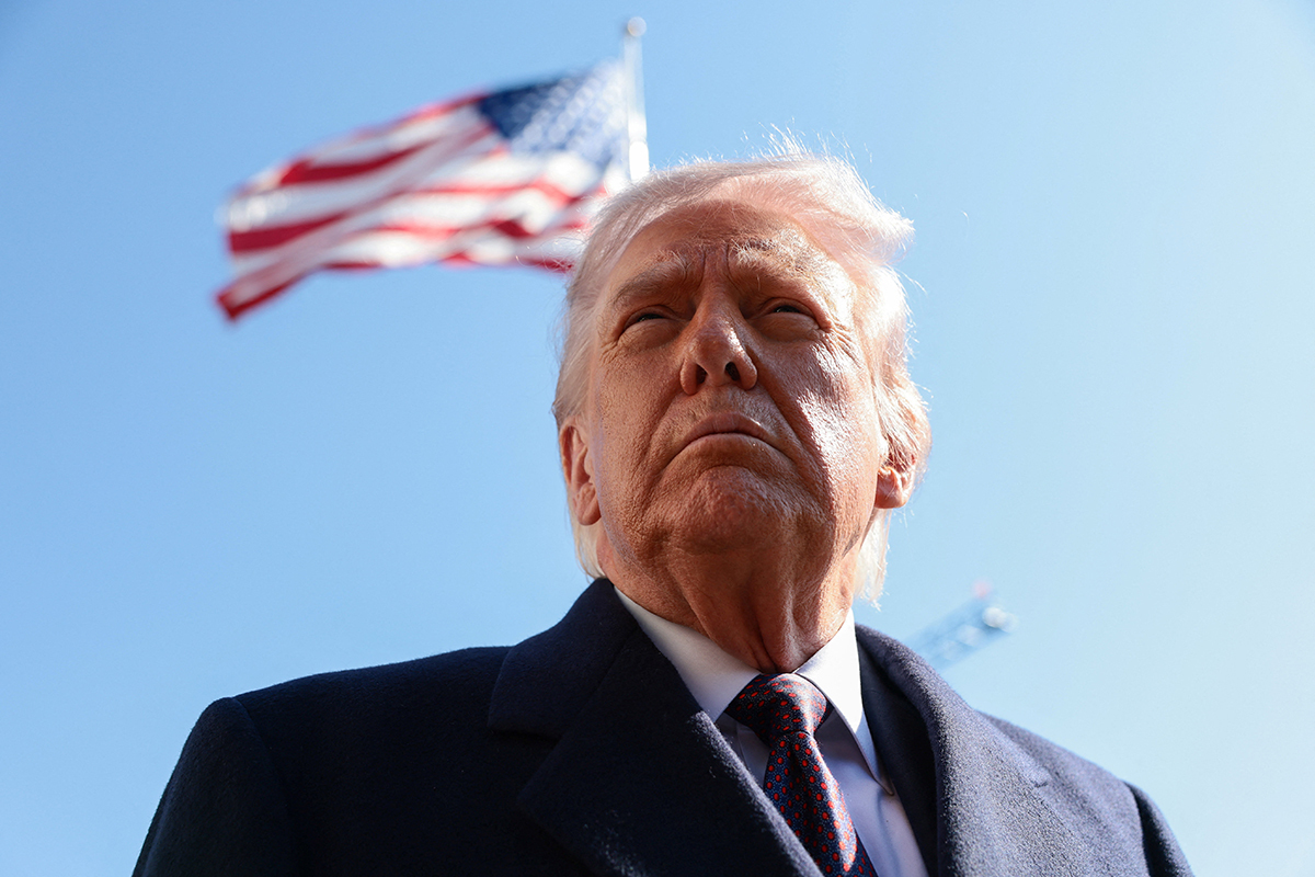 Трамп заявил, что у США огромные запасы боеприпасов и их производство растет рекордными темпами