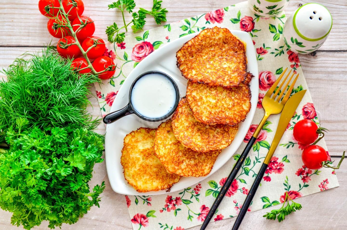 Драники и блюда из свежего урожая картофеля: секреты белорусских шеф-поваров