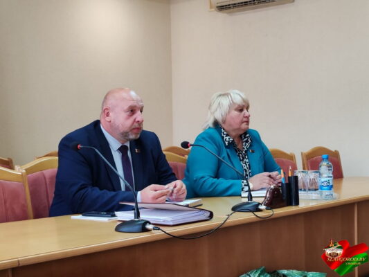 Итоги 890-летия, осеннее благоустройство и подготовка к зиме: председатель райисполкома Максим Потапенко провел рабочее совещание