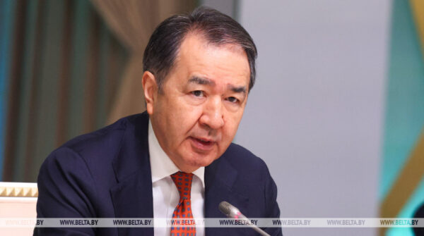 Александр Лукашенко поздравил председателя Коллегии ЕЭК Бакытжана Сагинтаева с днем рождения