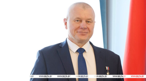 Александр Лукашенко поздравил летчика-космонавта, Героя России Олега Новицкого с 55-летием