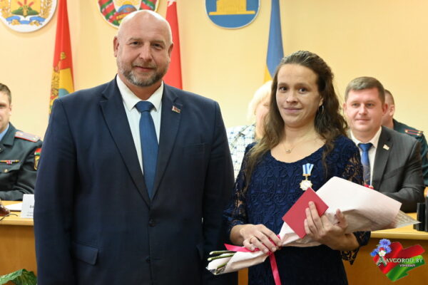 ВЫСШАЯ НАГРАДА ЗА МАТЕРИНСКИЙ ПОДВИГ